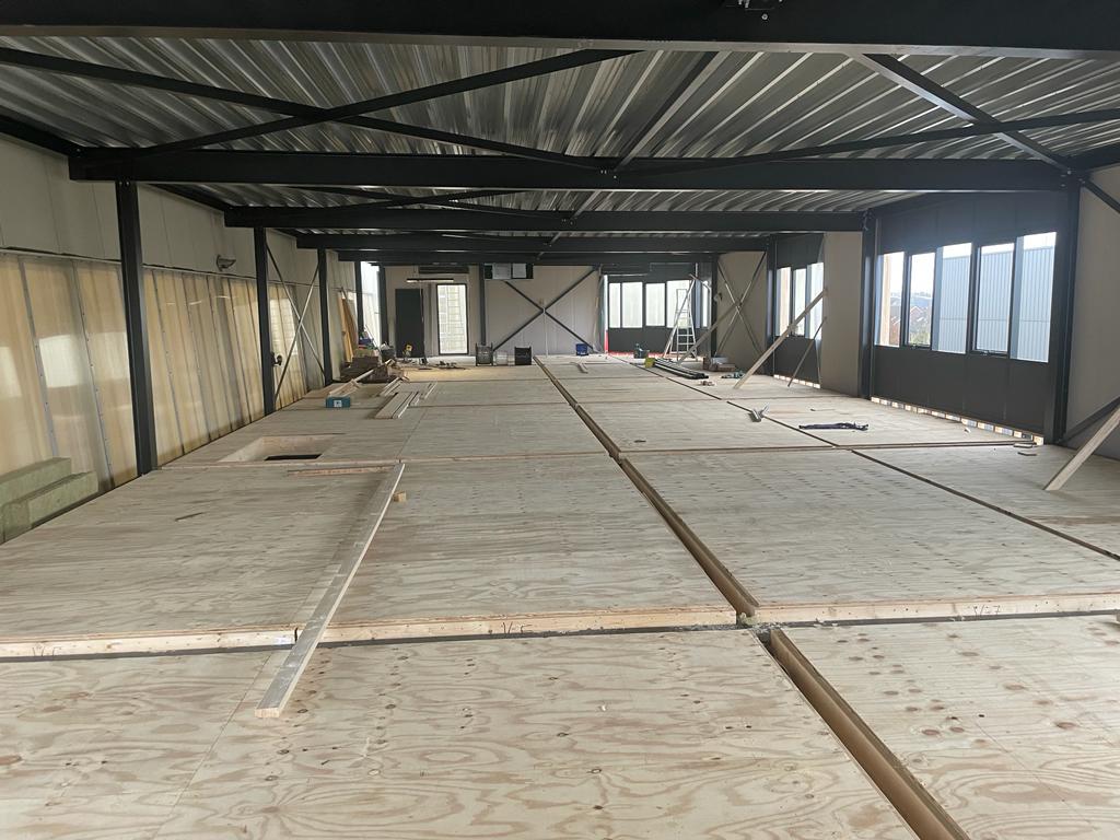 Interieur tijdens de verbouw van het kantoorpand in Woudsend